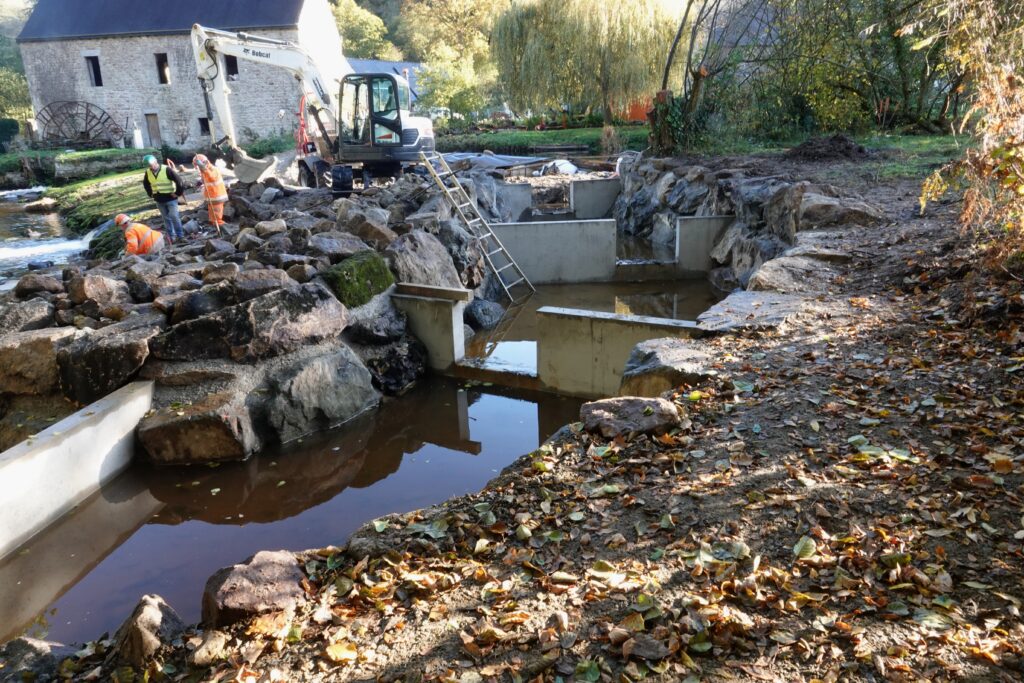 moulin de Kerhé 06 11 25 commencement de la passe à canoé kayak